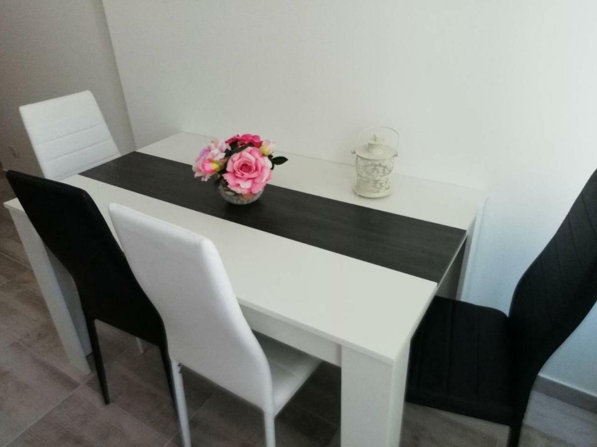 Apartamento Punta Pula Exterior foto